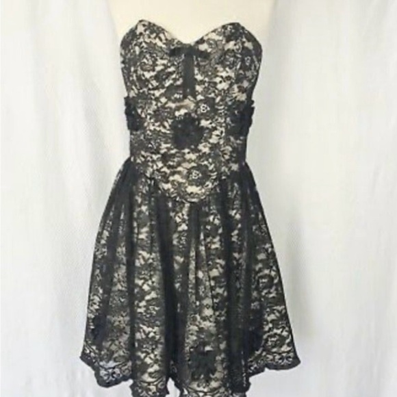 NWOT Vintage Betsey Johnson Whimsigoth Black and Cream Floral Lace Dress 4 - Picture 1 of 4